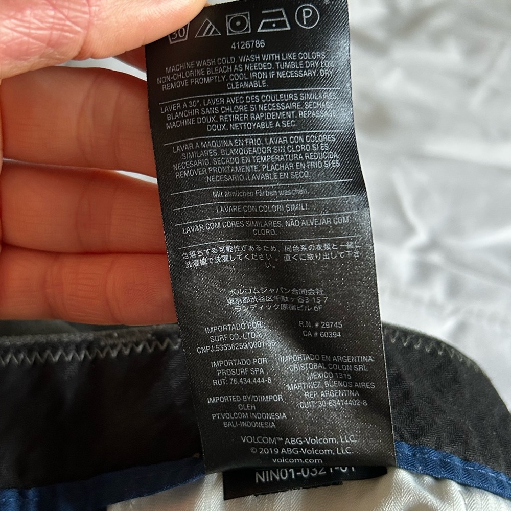 Volcom - Men Shorts - Picture 5 of 5